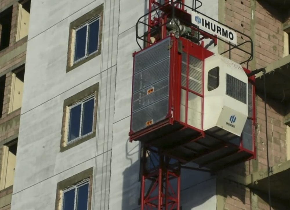 Ascenseur de chantier