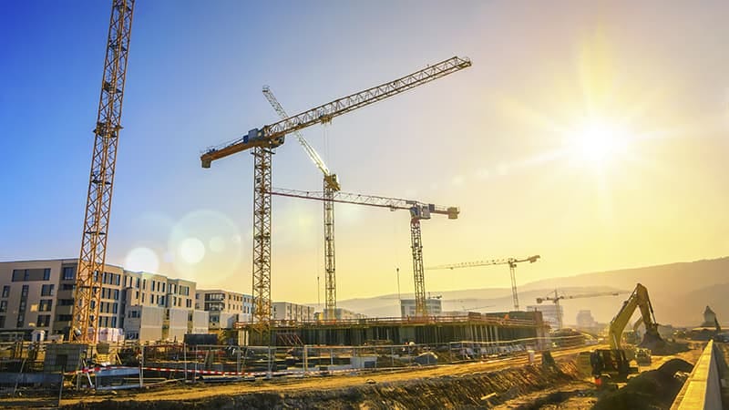 different types of construction cranes