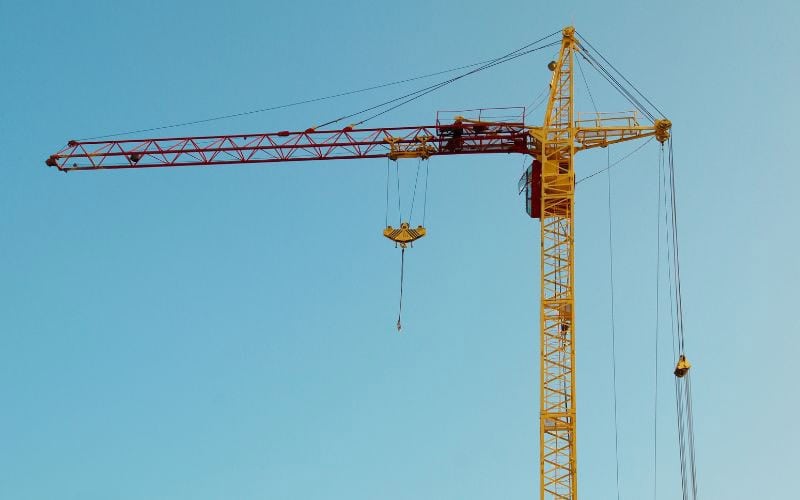 ሰማይ ጠቀስ ፎቆች ላይ ክሬን