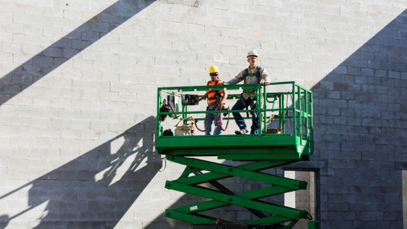 ¿Cuánto cuesta un elevador de tijera?